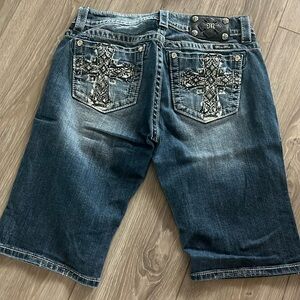 🛍️MISS ME BERMUDA SHORTS SIZE 29